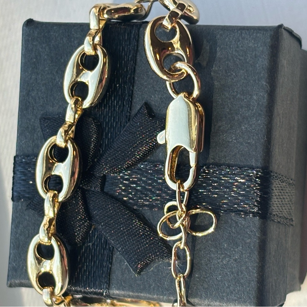 Gold Link Bracelet - Elegant Women’s Bracelet - Picture 7 of 9